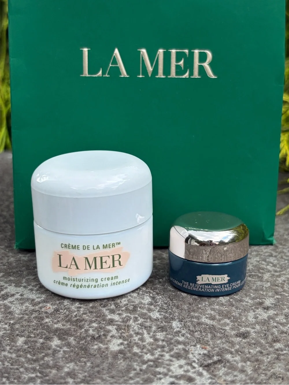 La Mer Moisturizing Cream + Eye Cream Bundle - Picture 2 of 3